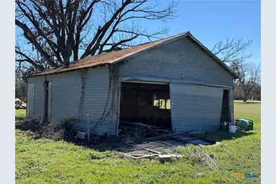 320 N 5th Street, Lott, TX 76656 - Photo 11