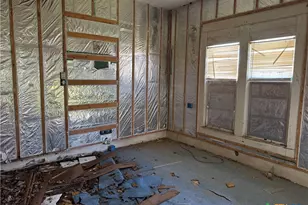 320 N 5th St, Lott, TX 76656 - Photo 17