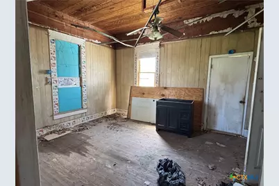 320 N 5th Street, Lott, TX 76656 - Photo 19