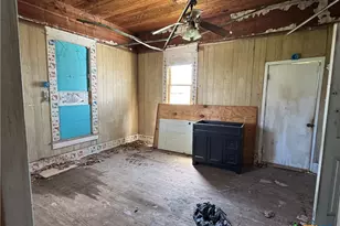 320 N 5th St, Lott, TX 76656 - Photo 19