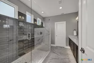 605 Creekside Cmn, New Braunfels, TX 78130 - Photo 35