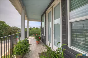 605 Creekside Cmn, New Braunfels, TX 78130 - Photo 9