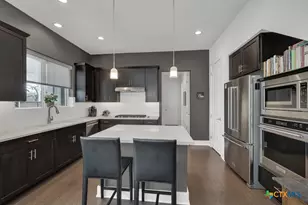 605 Creekside Cmn, New Braunfels, TX 78130 - Photo 17