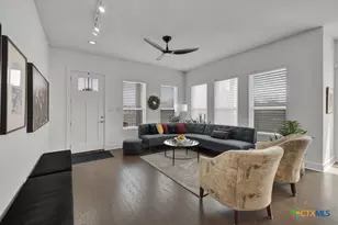 605 Creekside Cmn, New Braunfels, TX 78130 - Photo 13