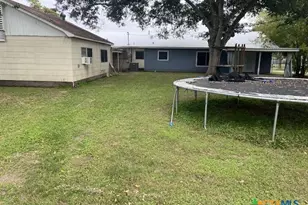 615 Hoskins Broadway St, El Campo, TX 77437 - Photo 23