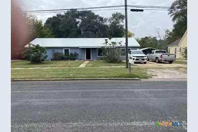 615 Hoskins Broadway Street, El Campo, TX 77437 - Photo 1