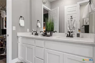 527 Round Vly Trl, Liberty Hill, TX 78642 - Photo 11