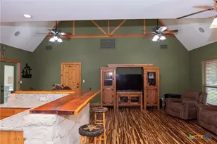 211 Cambridge Dr, New Braunfels, TX 78132 - Photo 5