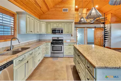 52 N Old Bloomington Road, Victoria, TX 77905 - Photo 9