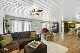 1001 N Adams St, Beeville, TX 78102 - Photo 23