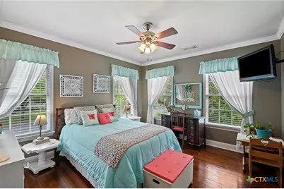 1001 N Adams Street, Beeville, TX 78102 - Photo 35