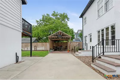 1001 N Adams Street, Beeville, TX 78102 - Photo 43