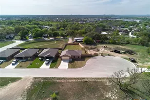 913 Blane Cir, Lampasas, TX 76550 - Photo 7