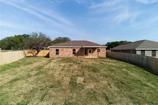 913 Blane Cir, Lampasas, TX 76550 - Photo 3