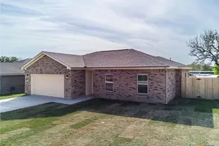 913 Blane Cir, Lampasas, TX 76550 - Photo 1