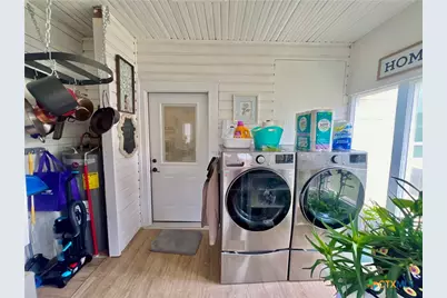 319 Smith Street, Gonzales, TX 78629 - Photo 17