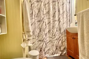 319 Smith St, Gonzales, TX 78629 - Photo 11