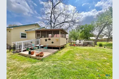 319 Smith Street, Gonzales, TX 78629 - Photo 21