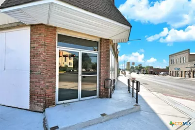 200 E Court Street #200, Seguin, TX 78155 - Photo 5