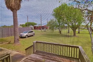503 N 16th St, Port O'Connor, TX 77982 - Photo 9
