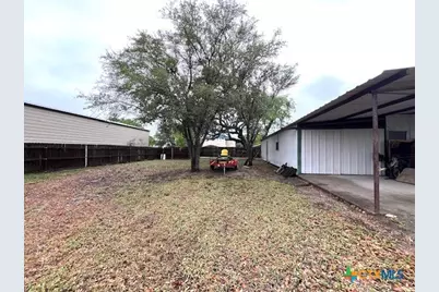 206 Hinton Street, Three Rivers, TX 78071 - Photo 9