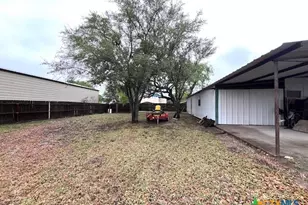 206 Hinton St, Three Rivers, TX 78071 - Photo 9