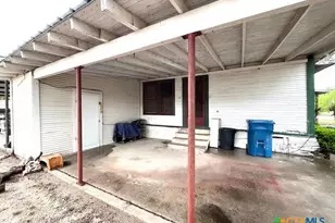 206 Hinton St, Three Rivers, TX 78071 - Photo 5