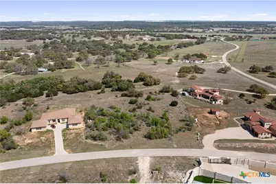 104 Strada Luca, Florence, TX 76527 - Photo 5