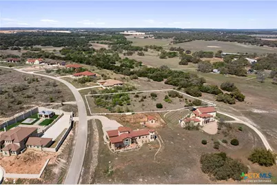 104 Strada Luca, Florence, TX 76527 - Photo 11