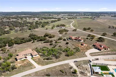 104 Strada Luca, Florence, TX 76527 - Photo 3