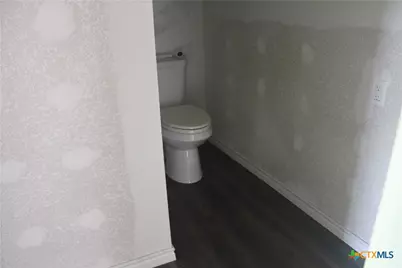 212 E Loop 340, Bellmead, TX 76705 - Photo 5