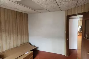 201 W Morris St, Yoakum, TX 77995 - Photo 7