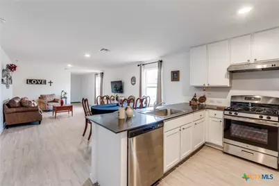 9223 Honey Mesquite, Seguin, TX 78155 - Photo 13