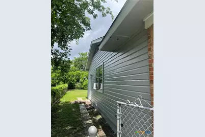 722 W Avenue E, Copperas Cove, TX 76522 - Photo 17