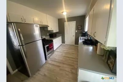 722 W Avenue E, Copperas Cove, TX 76522 - Photo 5