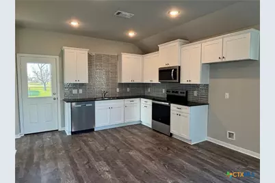 688 Swallow Drive, Palacios, TX 77465 - Photo 7