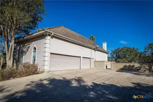 1001 Riada Dr, New Braunfels, TX 78132 - Photo 3