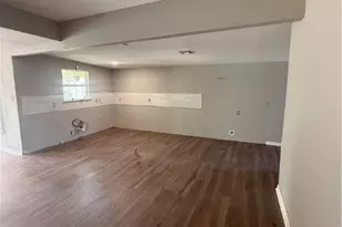 806 21st St, Hondo, TX 78861 - Photo 3