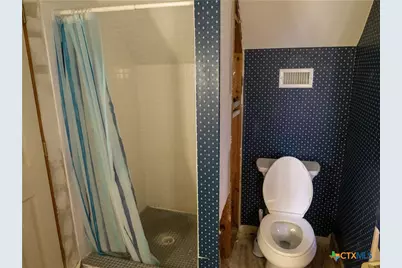 204 W Reuss Boulevard, Cuero, TX 77954 - Photo 39