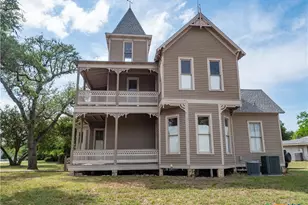 204 W Reuss Blvd, Cuero, TX 77954 - Photo 1