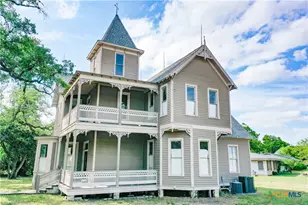 204 W Reuss Blvd, Cuero, TX 77954 - Photo 3