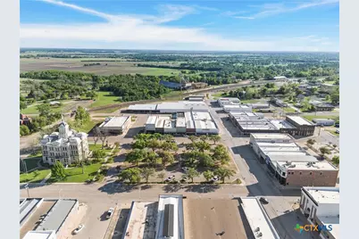 107 W Main Street, Cameron, TX 76520 - Photo 3