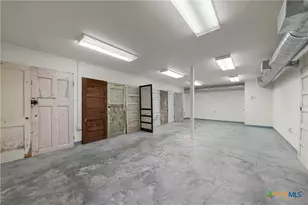 107 W Main St, Cameron, TX 76520 - Photo 25