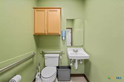 107 W Main Street, Cameron, TX 76520 - Photo 13