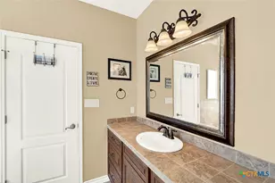 109 Park Way, Poth, TX 78147 - Photo 25