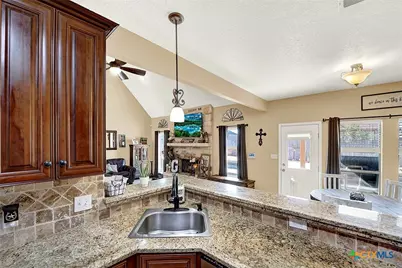 109 Park Way, Poth, TX 78147 - Photo 17