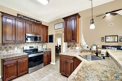 109 Park Way, Poth, TX 78147 - Photo 19