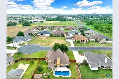 109 Park Way, Poth, TX 78147 - Photo 7