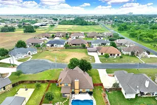 109 Park Way, Poth, TX 78147 - Photo 7