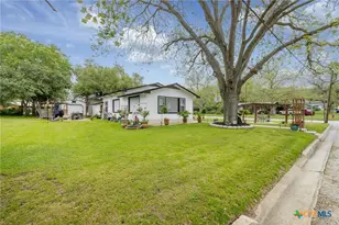 104 N Bright St, Gonzales, TX 78629 - Photo 3